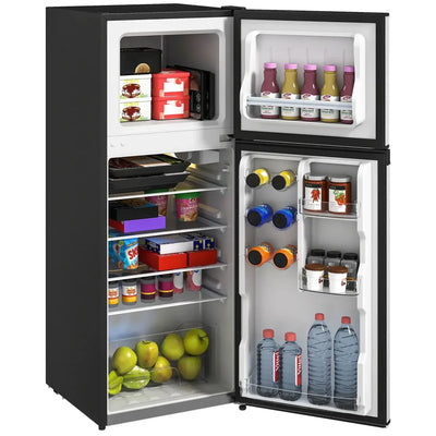 Mini refrigerador negro abierto: congelador arriba y refrigerador abajo, llenos de alimentos